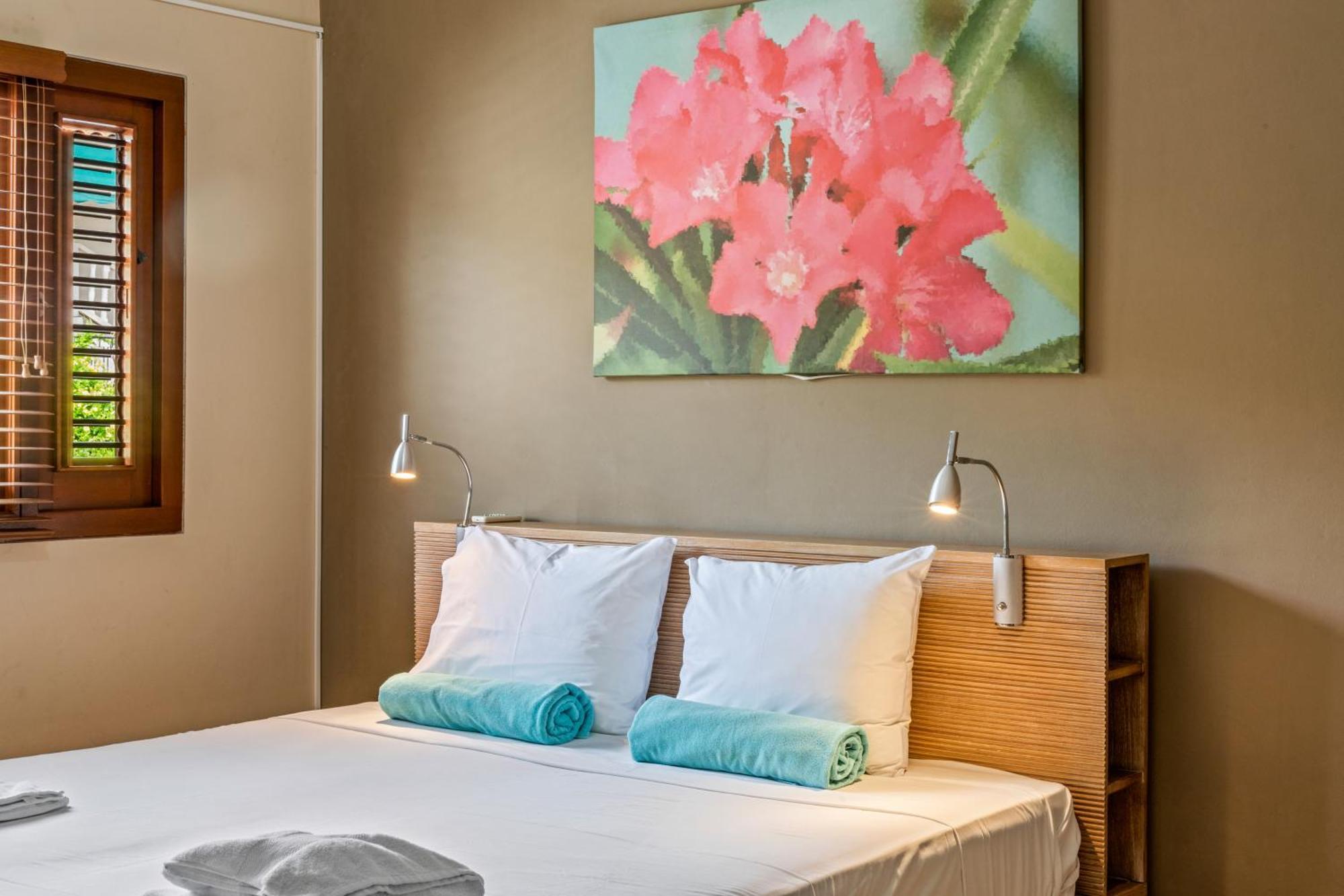 Spanish Water View Apartments - Jan Thiel Area 빌렘스타트 외부 사진