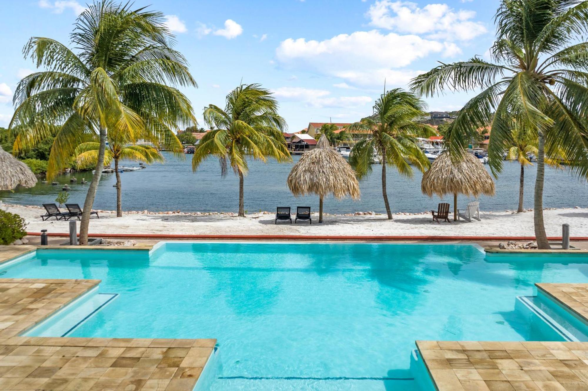 Spanish Water View Apartments - Jan Thiel Area 빌렘스타트 외부 사진